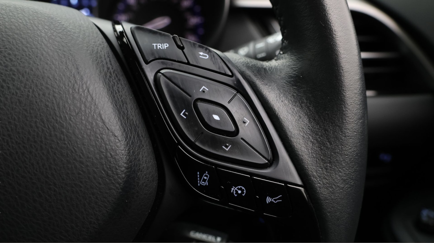 Used Toyota C-HR 2023 for sale - 77610308: Photo 21