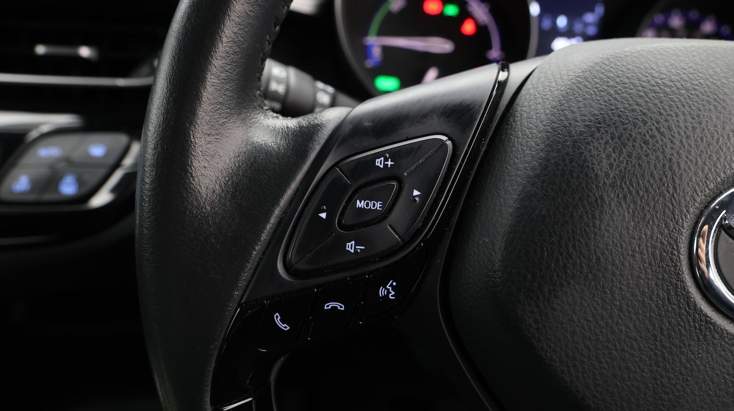 Used Toyota C-HR 2023 for sale - 77610308: Photo 26