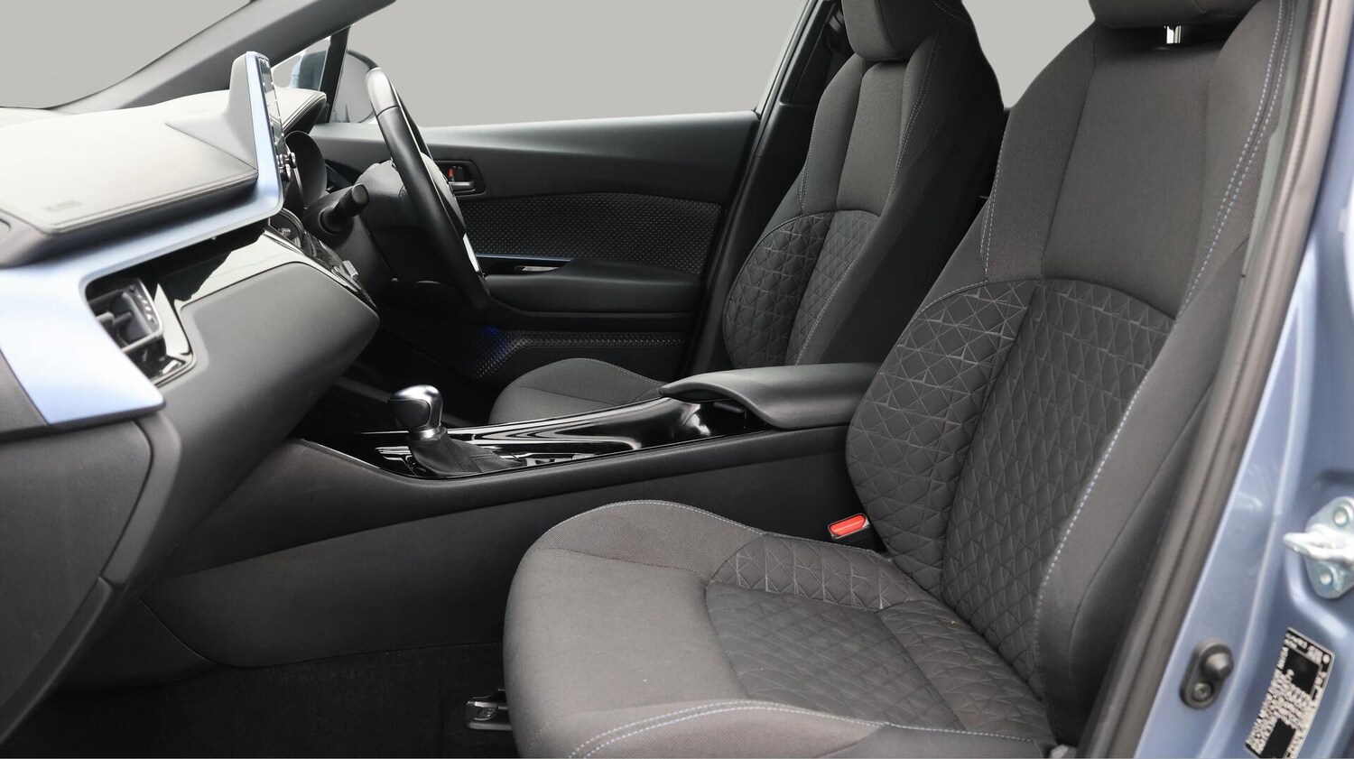 Used Toyota C-HR 2022 for sale - 76592842: Photo 15