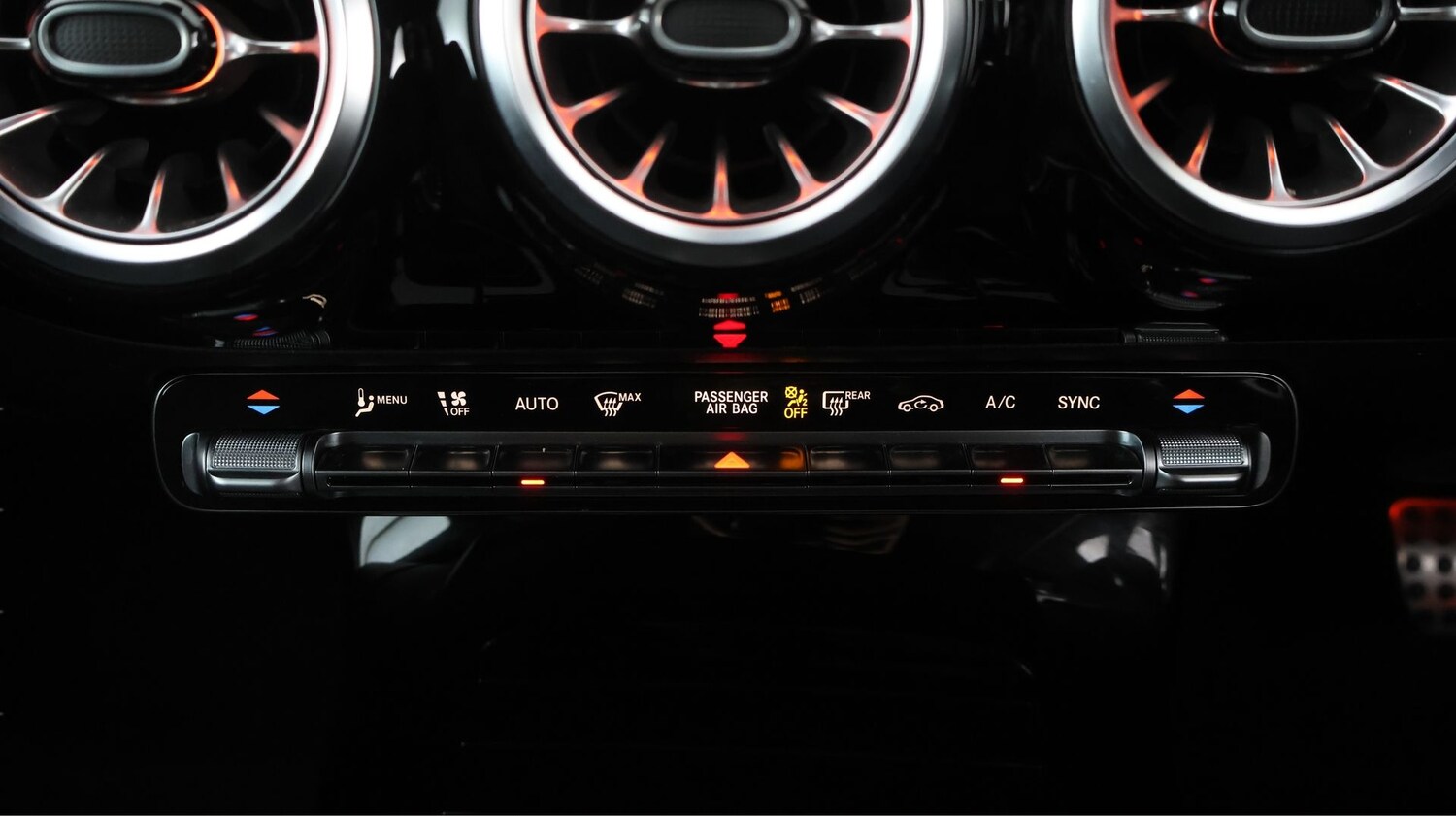 Used Mercedes-Benz CLA 2022 for sale - 78040622: Photo 11