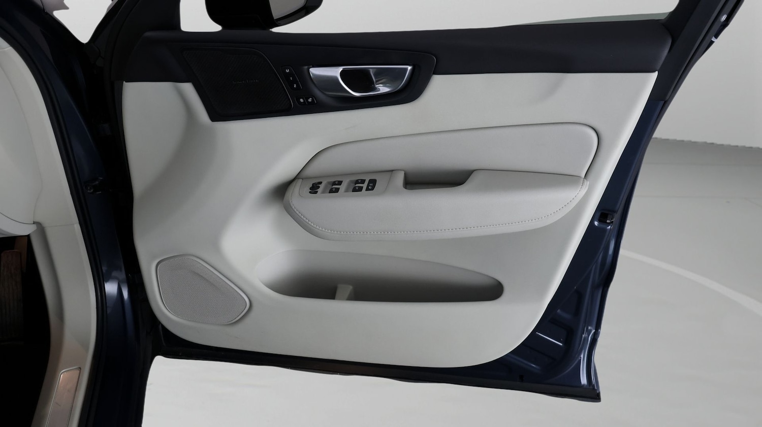 Used Volvo XC60 2024 for sale - 77363463: Photo 15