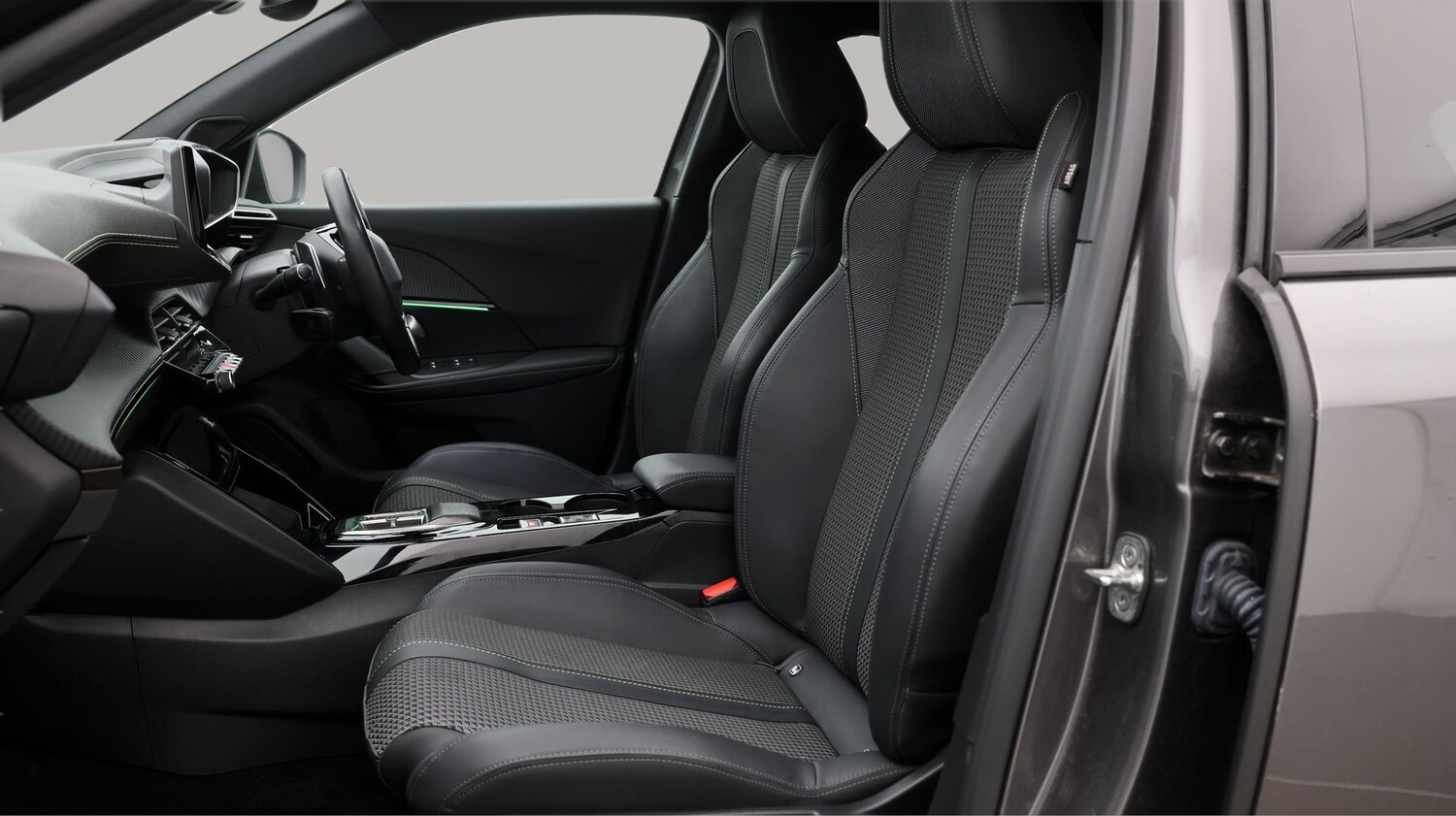 Used Peugeot 2008 2023 for sale - 77758633: Photo 14