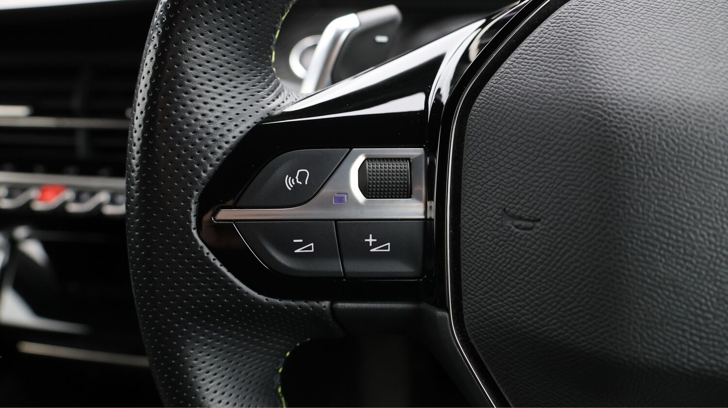 Used Peugeot 2008 2023 for sale - 77758633: Photo 23