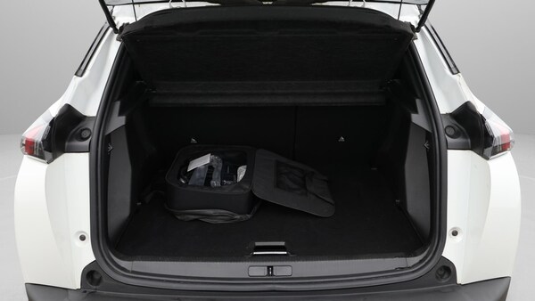 Used Peugeot E-2008 2021 for sale - 76227856: Photo 18