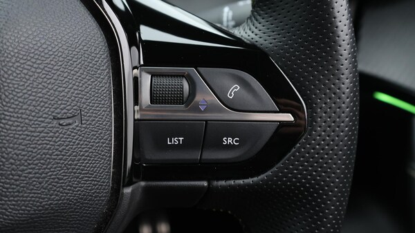 Used Peugeot E-2008 2021 for sale - 76227856: Photo 24