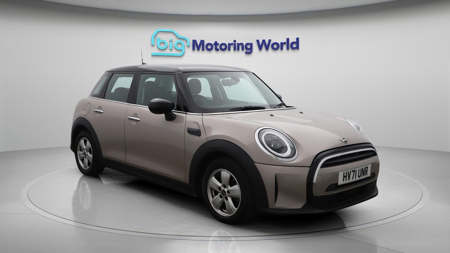 Used MINI Hatch 2021 for sale - 76433345: Photo 2