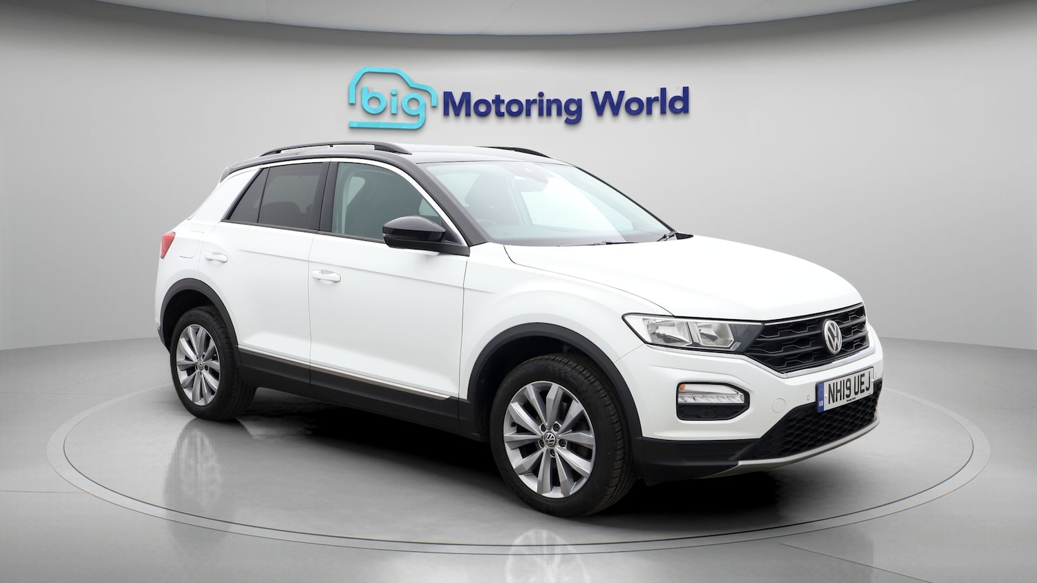 Used Volkswagen T-Roc 2019 for sale - 77429430: Photo 1