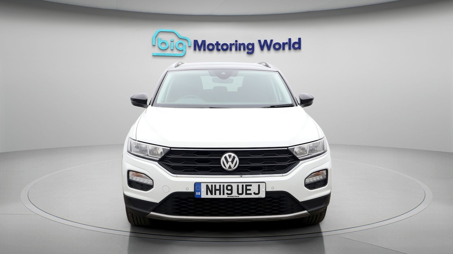 Used Volkswagen T-Roc 2019 for sale - 77429430: Photo 2