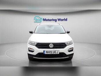 Used Volkswagen T-Roc 2019 for sale - 77429430: Photo