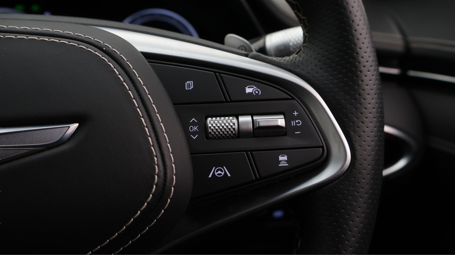 Used Genesis GV70 2023 for sale - 77915807: Photo 24