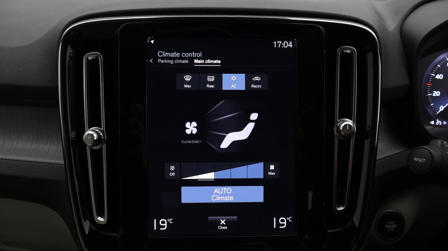 Used Volvo XC40 2021 for sale - 76619647: Photo 13