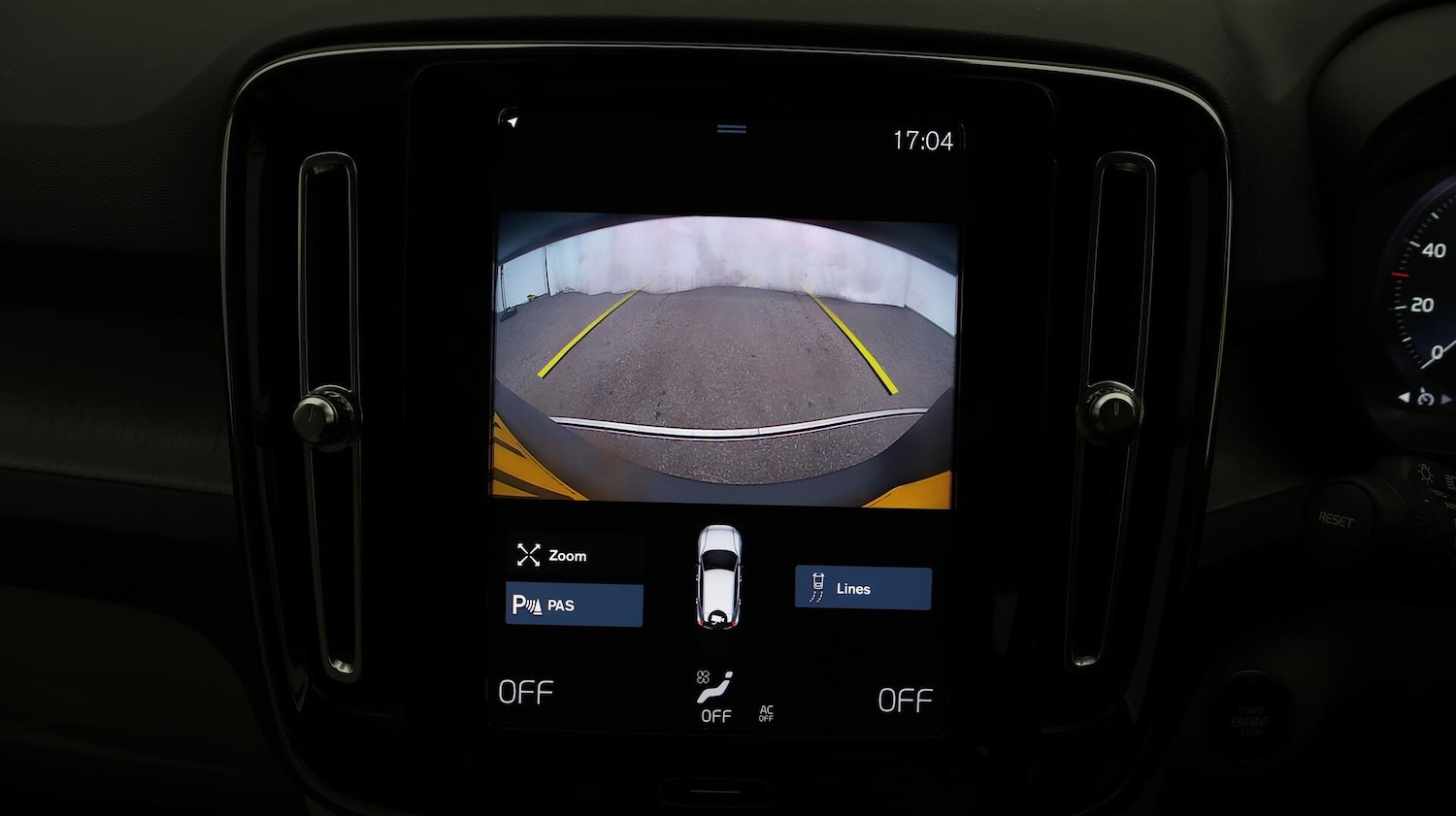 Used Volvo XC40 2021 for sale - 76619647: Photo 25