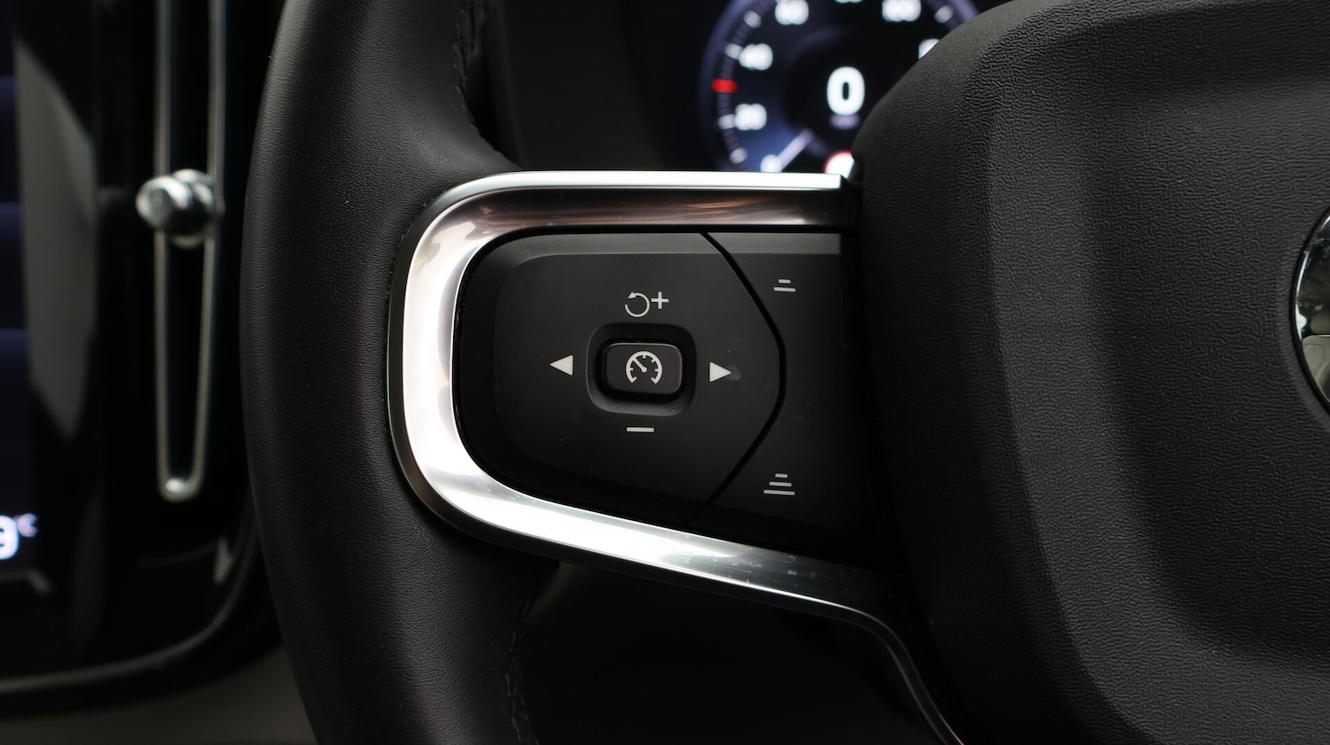 Used Volvo XC40 2021 for sale - 76619647: Photo 26