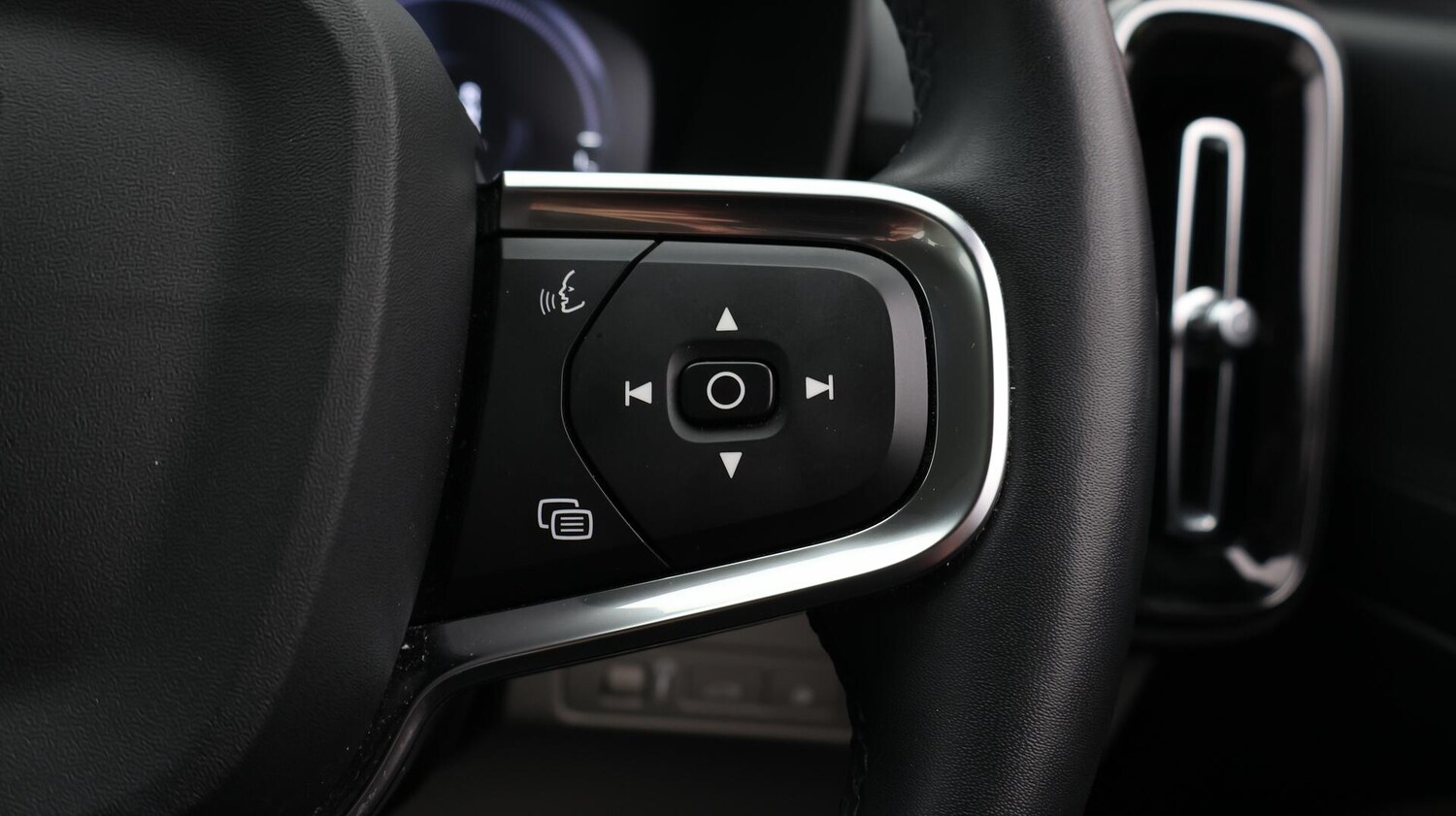 Used Volvo XC40 2021 for sale - 76619647: Photo 27