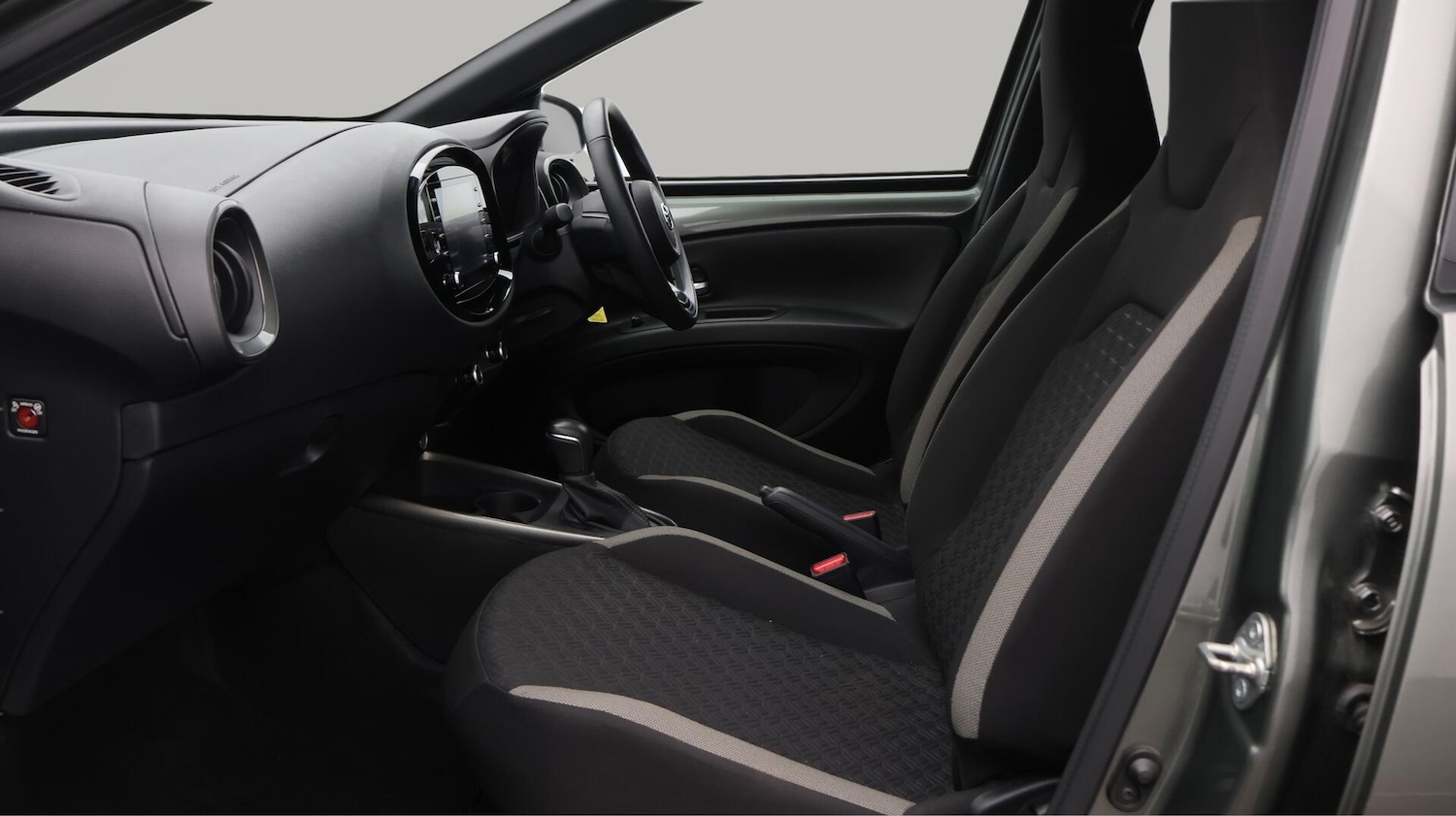 Used Toyota Aygo X 2022 for sale - 76689251: Photo 15