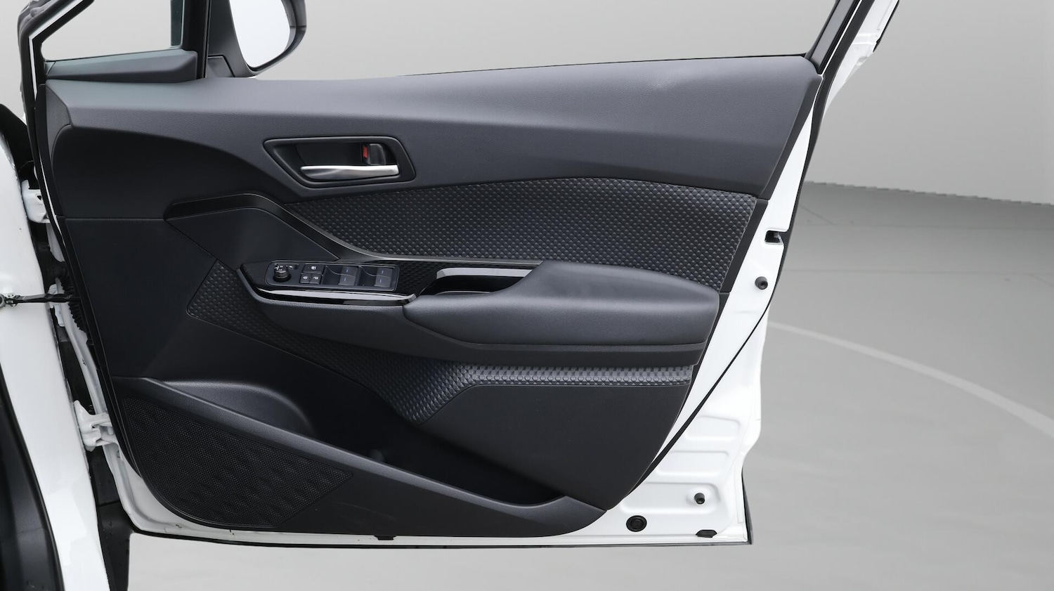 Used Toyota C-HR 2023 for sale - 76561988: Photo 16