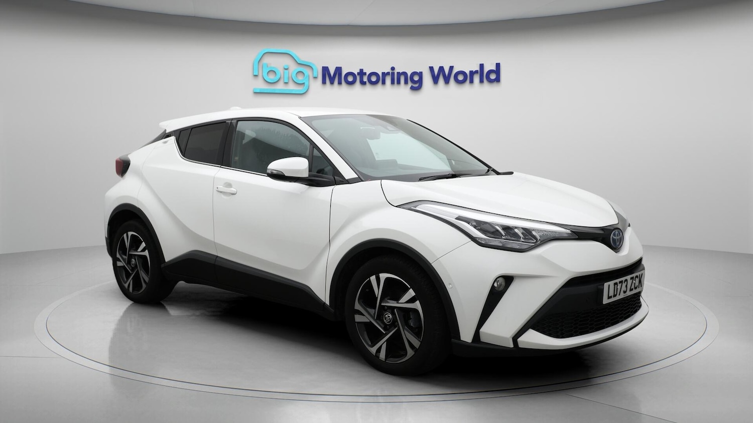 Used Toyota C-HR 2023 for sale - 76561988: Photo 2