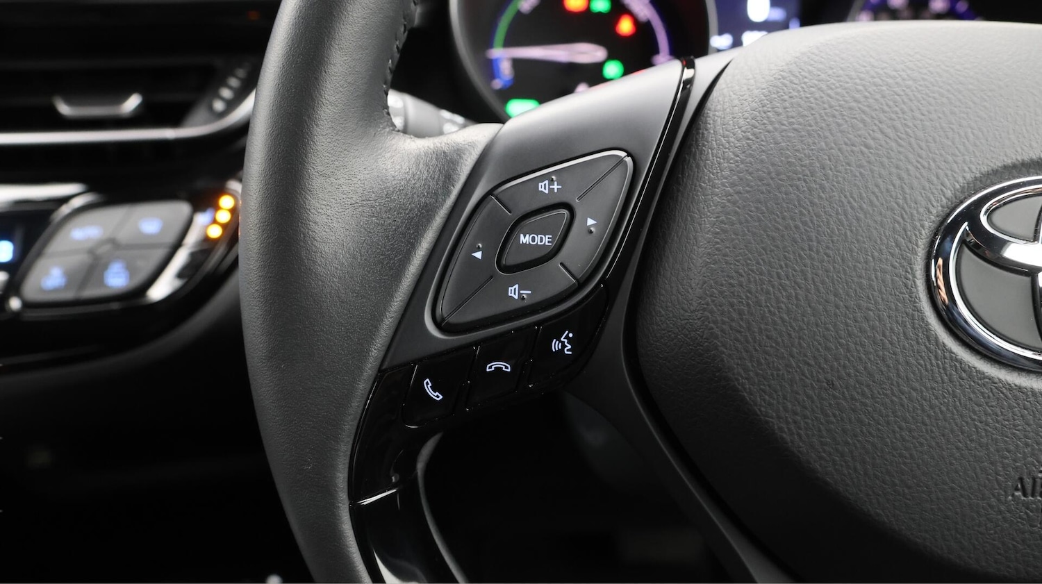 Used Toyota C-HR 2023 for sale - 76561988: Photo 25