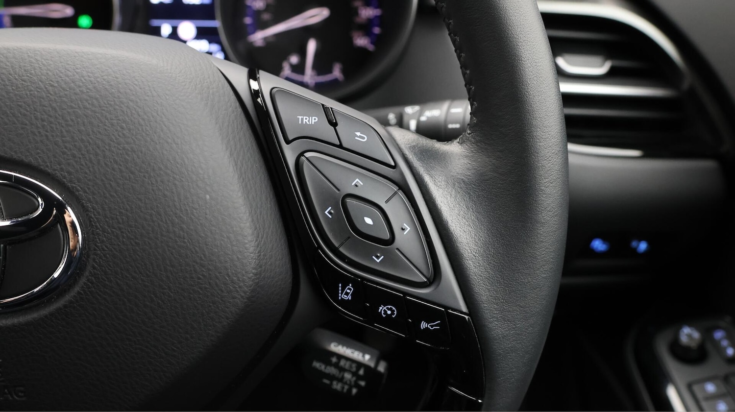 Used Toyota C-HR 2023 for sale - 76561988: Photo 26