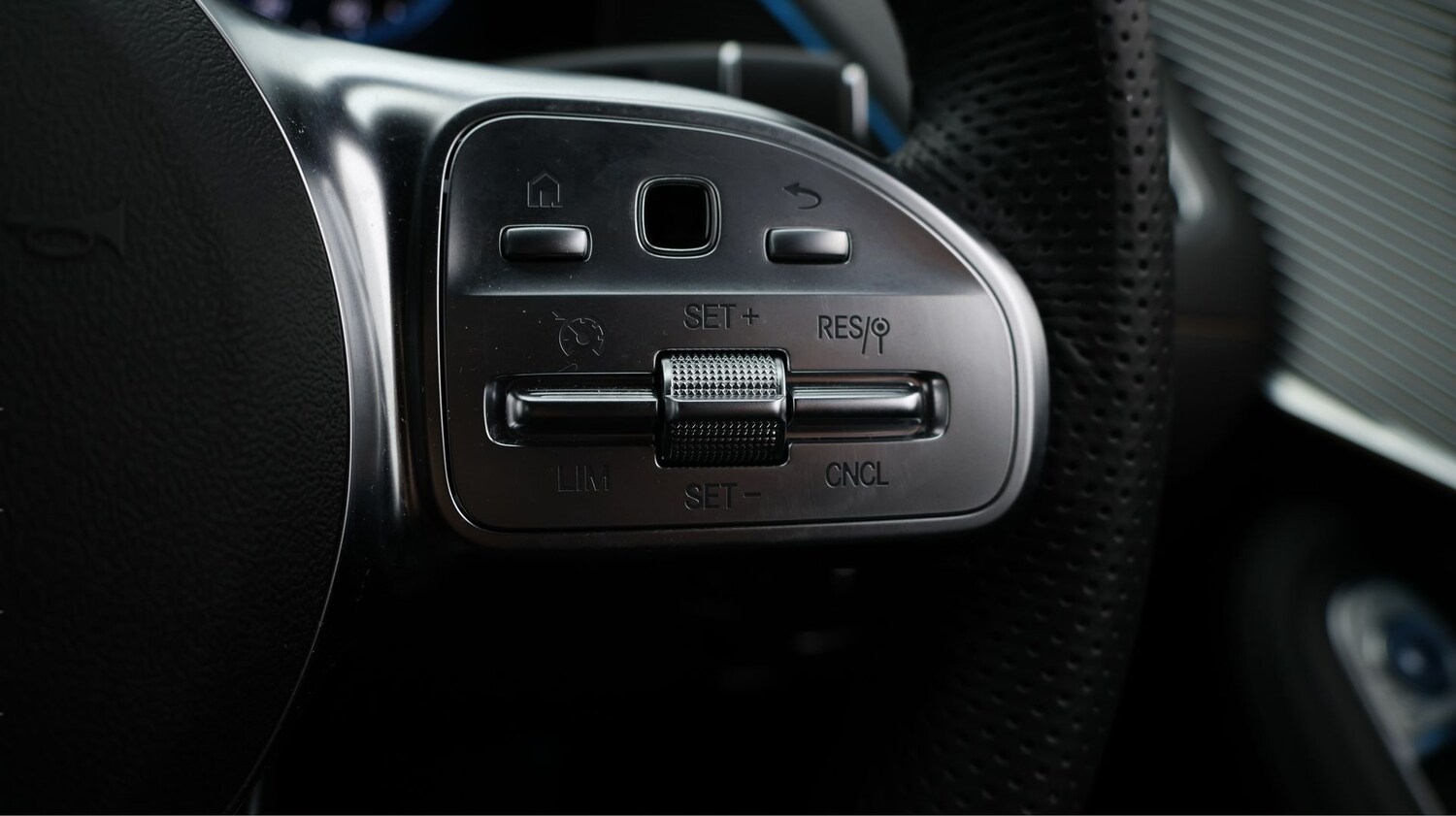 Used Mercedes-Benz EQC 2023 for sale - 77181845: Photo 23