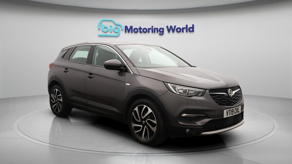 Used Vauxhall Grandland X 2019 for sale - 76337526: Photo 2
