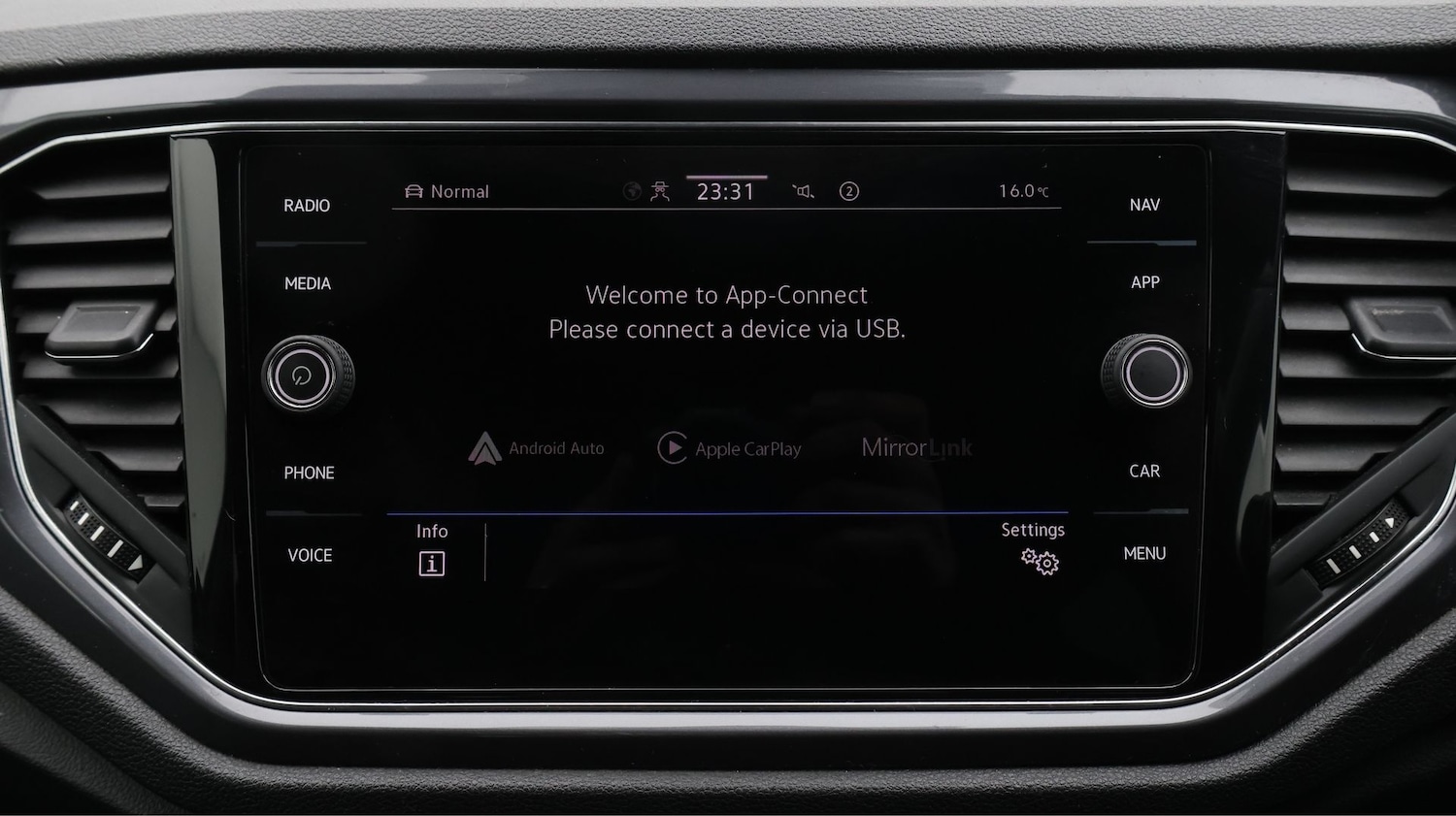 Used Volkswagen T-Roc 2020 for sale - 77451307: Photo 27