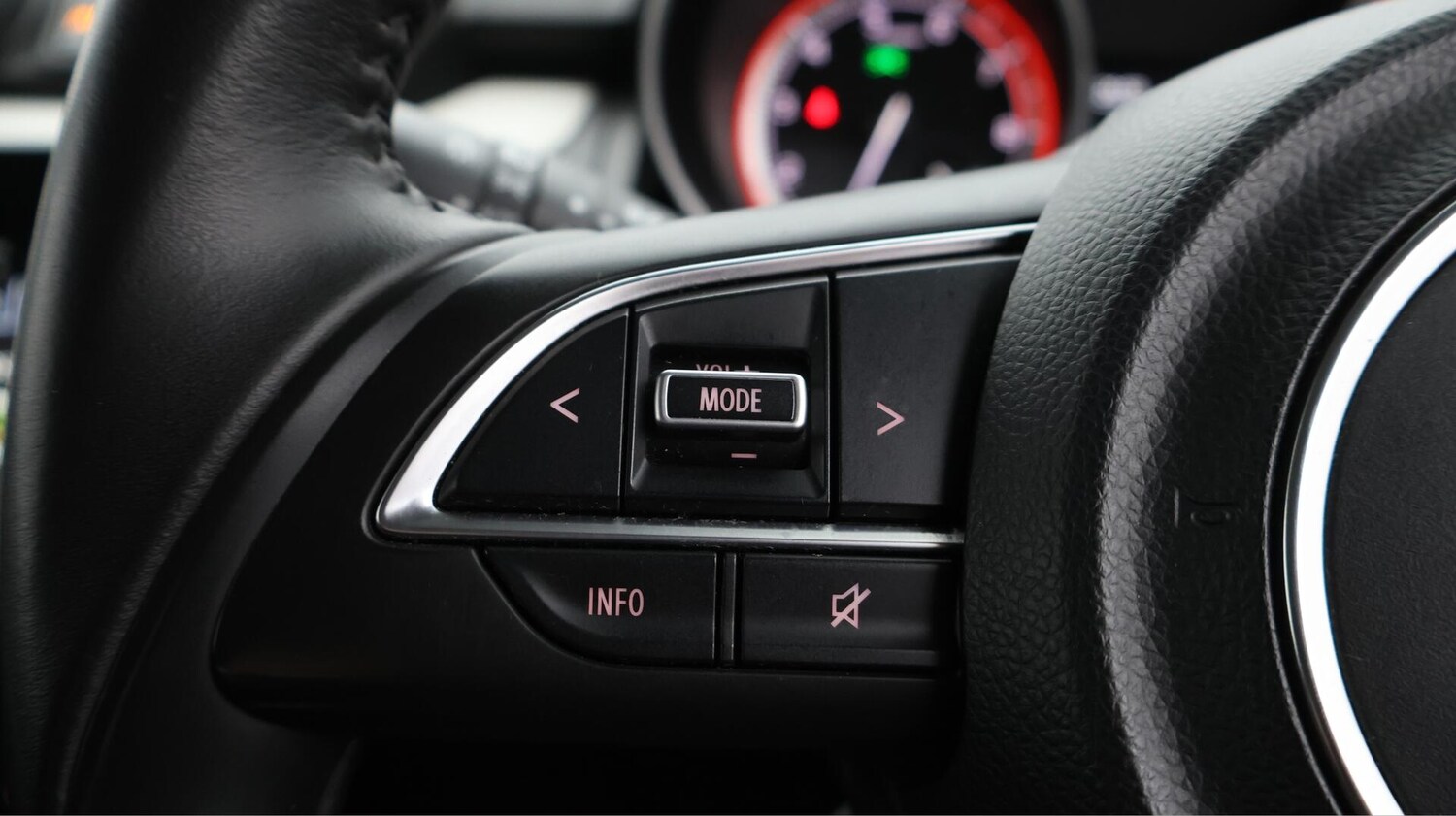 Used Suzuki Swift 2023 for sale - 75940525: Photo 25