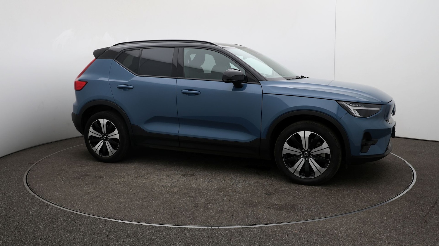 Used Volvo XC40 2023 for sale - 76808917: Photo 39