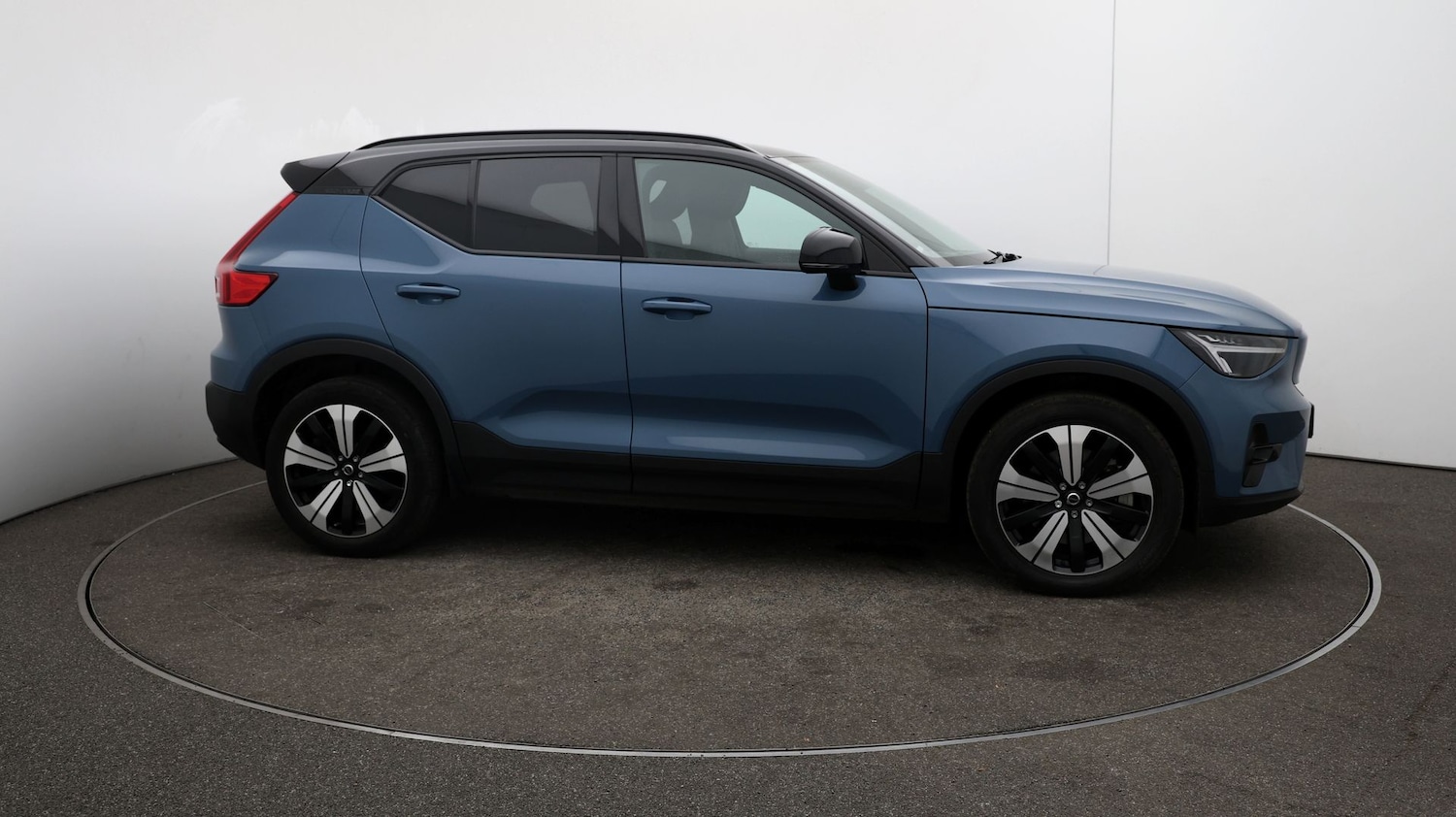 Used Volvo XC40 2023 for sale - 76808917: Photo 41