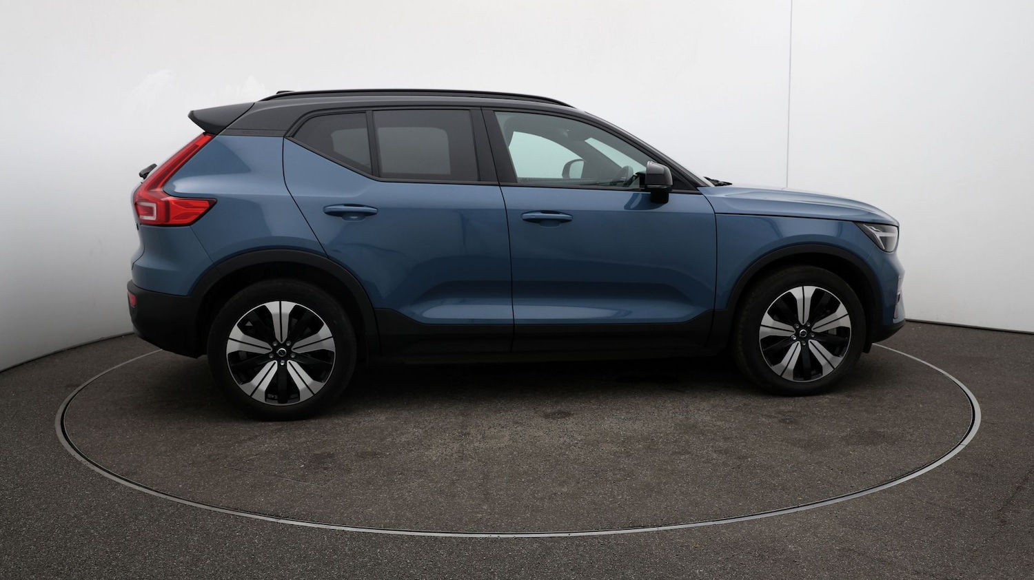 Used Volvo XC40 2023 for sale - 76808917: Photo 43