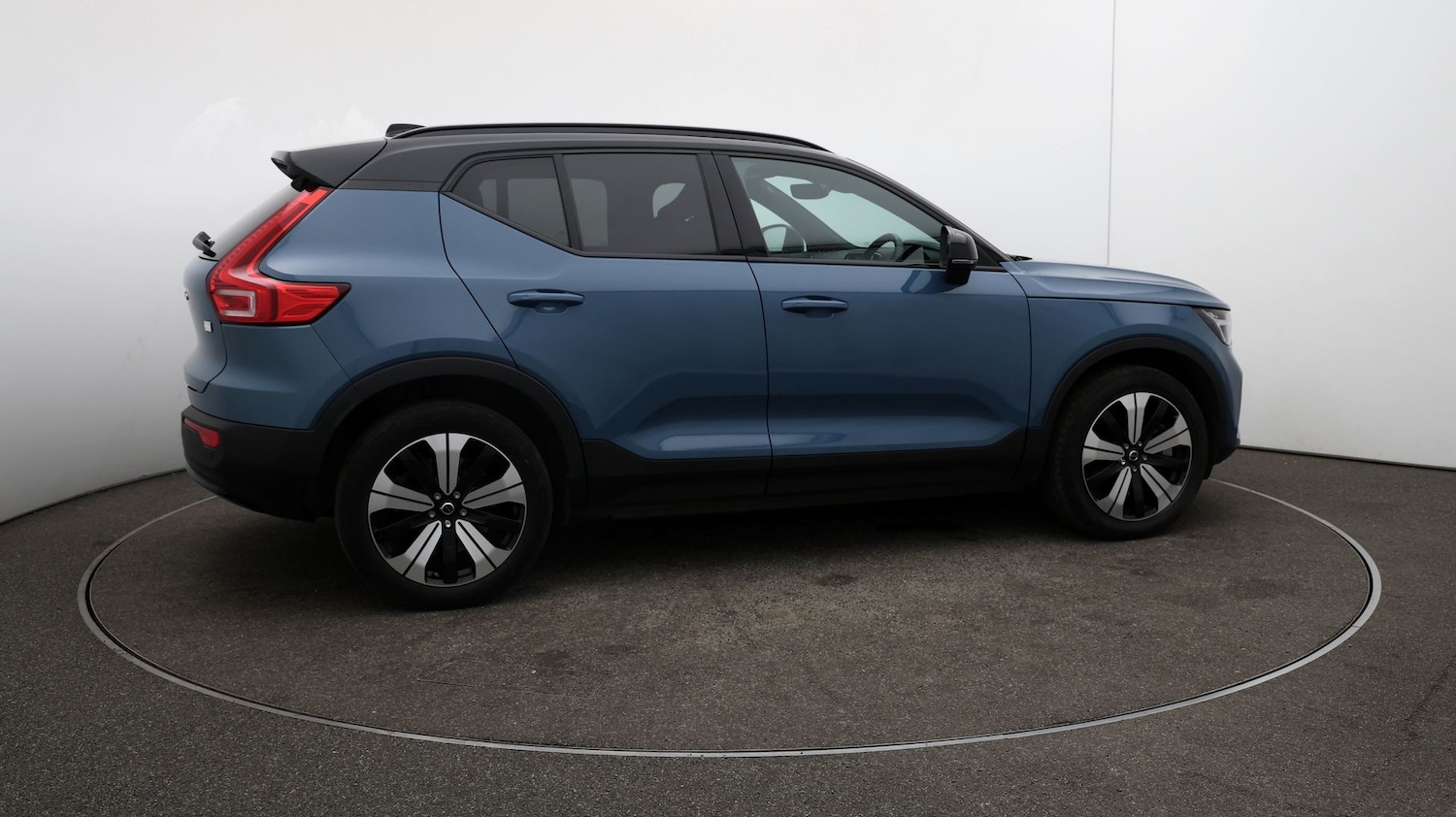 Used Volvo XC40 2023 for sale - 76808917: Photo 44