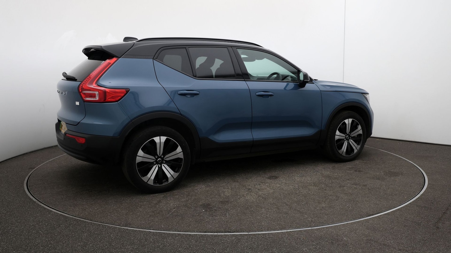 Used Volvo XC40 2023 for sale - 76808917: Photo 45