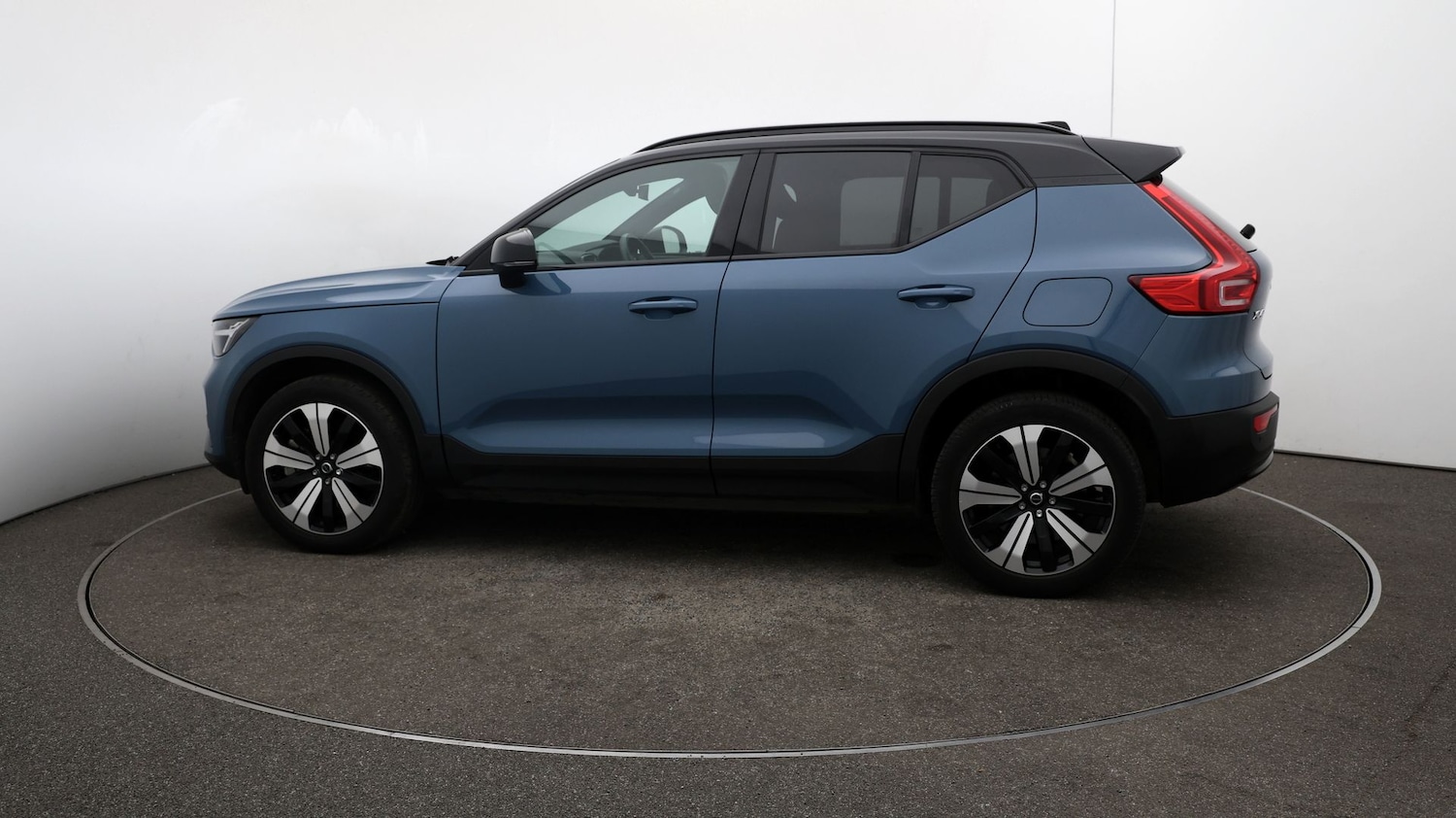 Used Volvo XC40 2023 for sale - 76808917: Photo 51