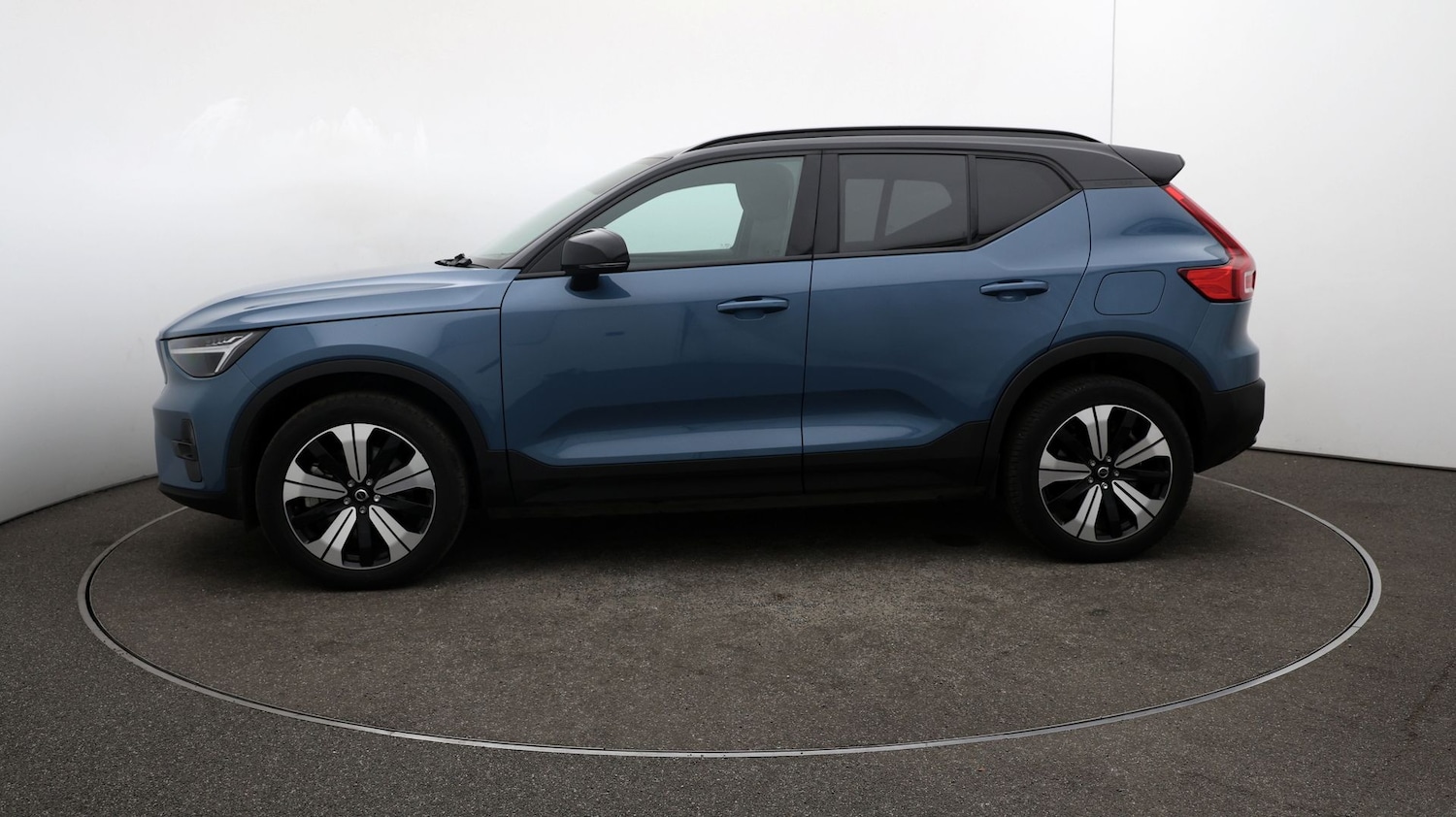 Used Volvo XC40 2023 for sale - 76808917: Photo 58