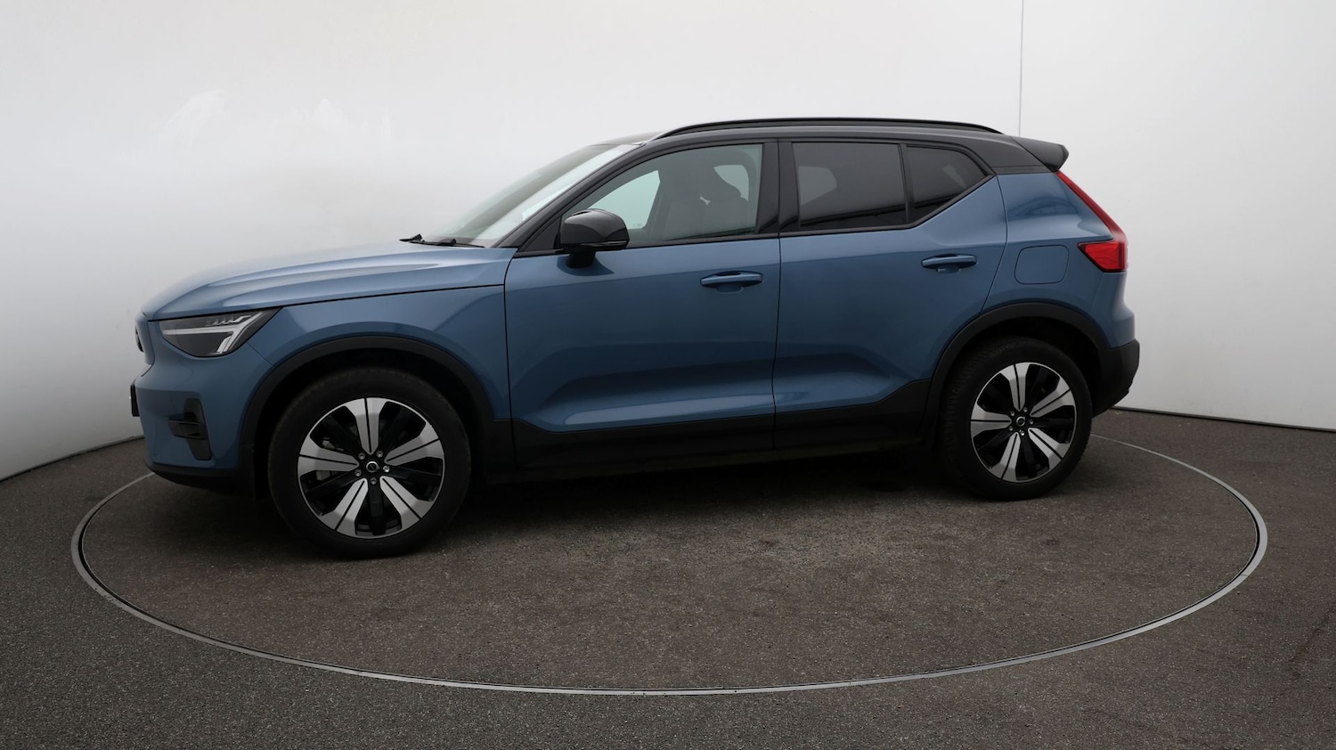 Used Volvo XC40 2023 for sale - 76808917: Photo 59
