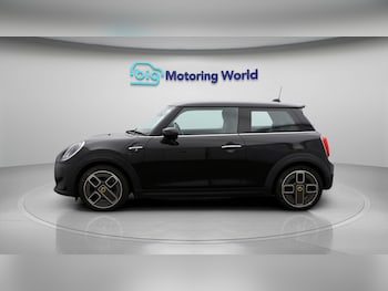 Used MINI Hatch 2021 for sale - 77198401: Photo