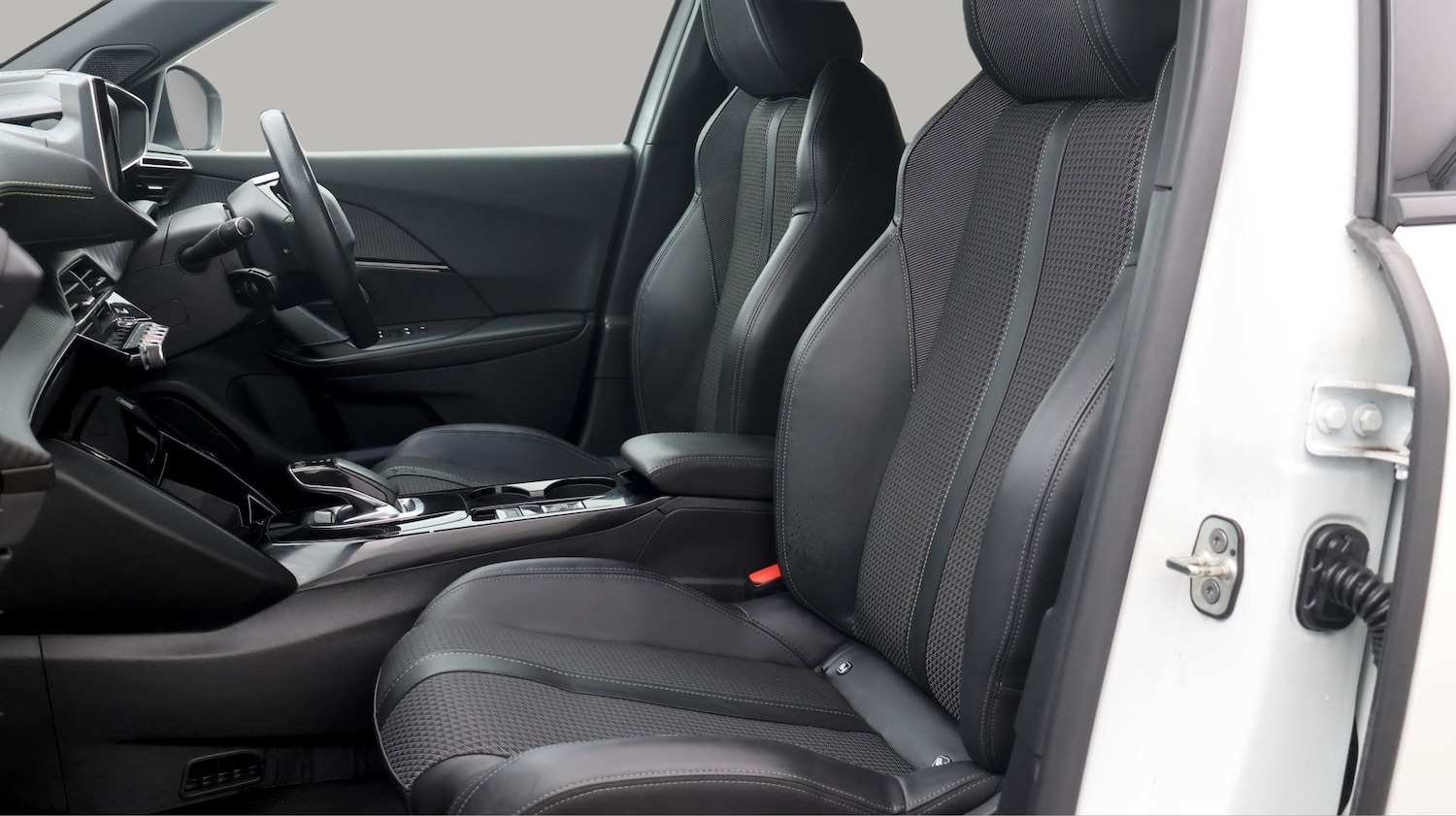 Used Peugeot 2008 2021 for sale - 77213816: Photo 14