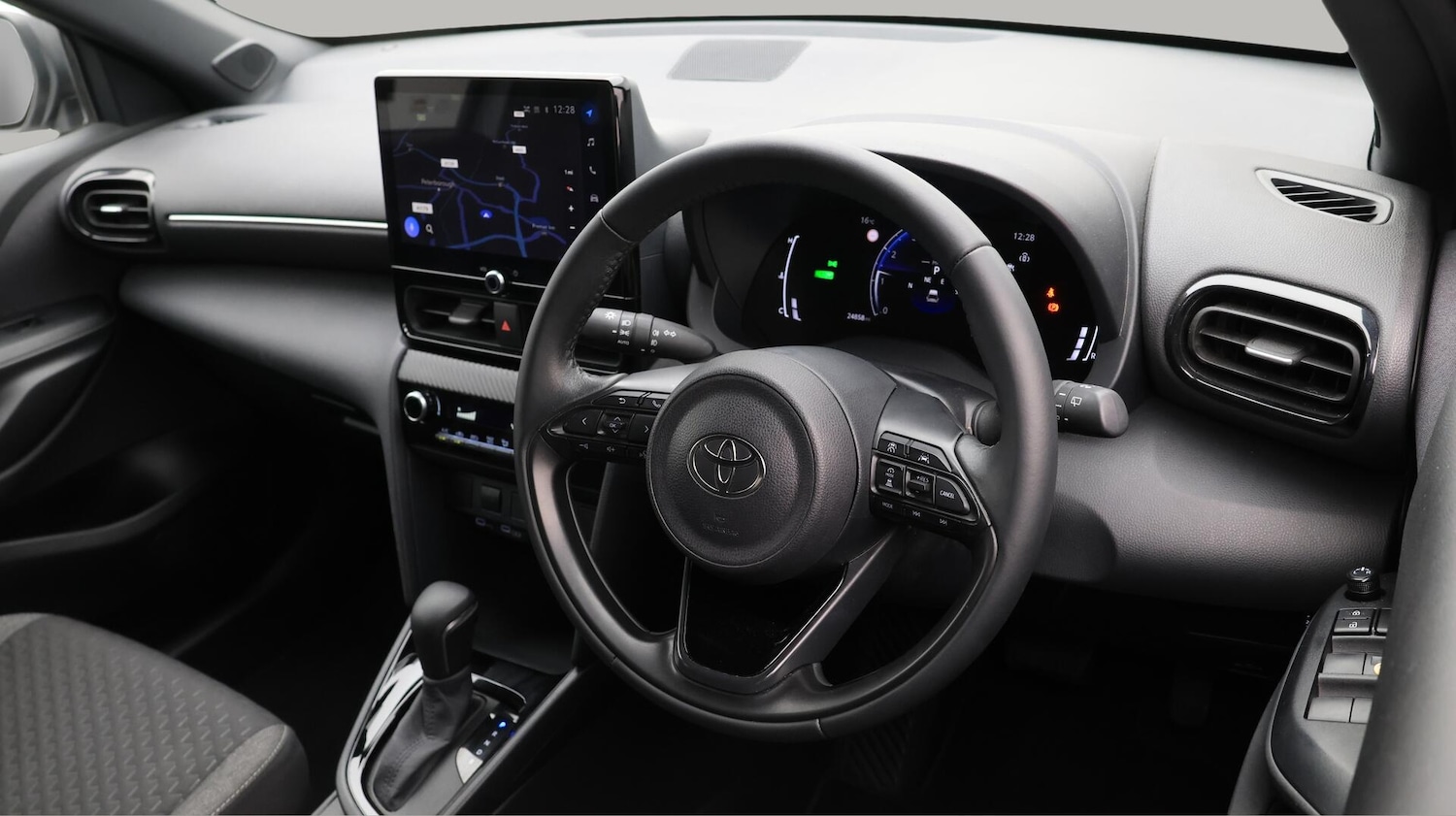 Used Toyota Yaris Cross 2024 for sale - 76432317: Photo 10