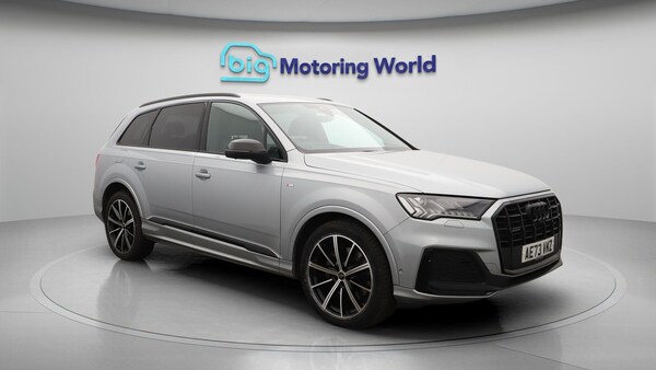 Used Audi Q7 2023 for sale - 76246707: Photo 2