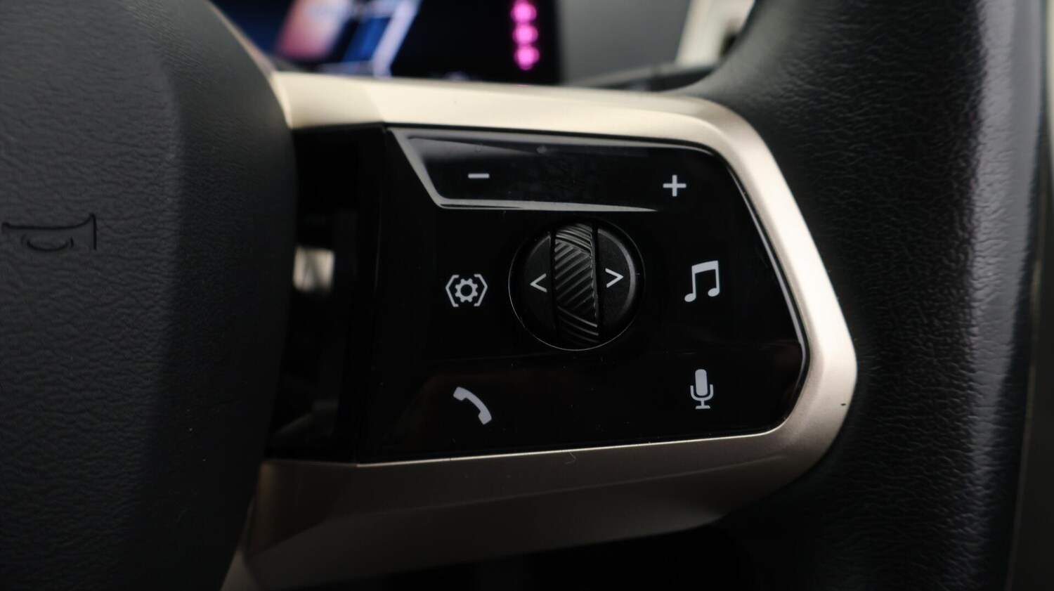 Used BMW iX 2022 for sale - 76608378: Photo 25