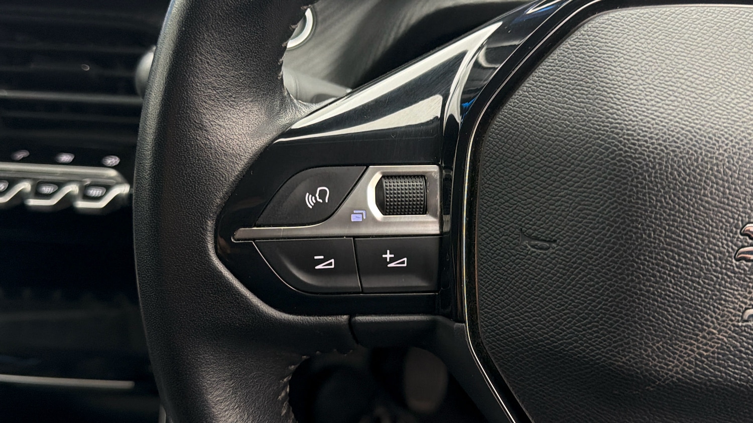 Used Peugeot 2008 2021 for sale - 78199392: Photo 22