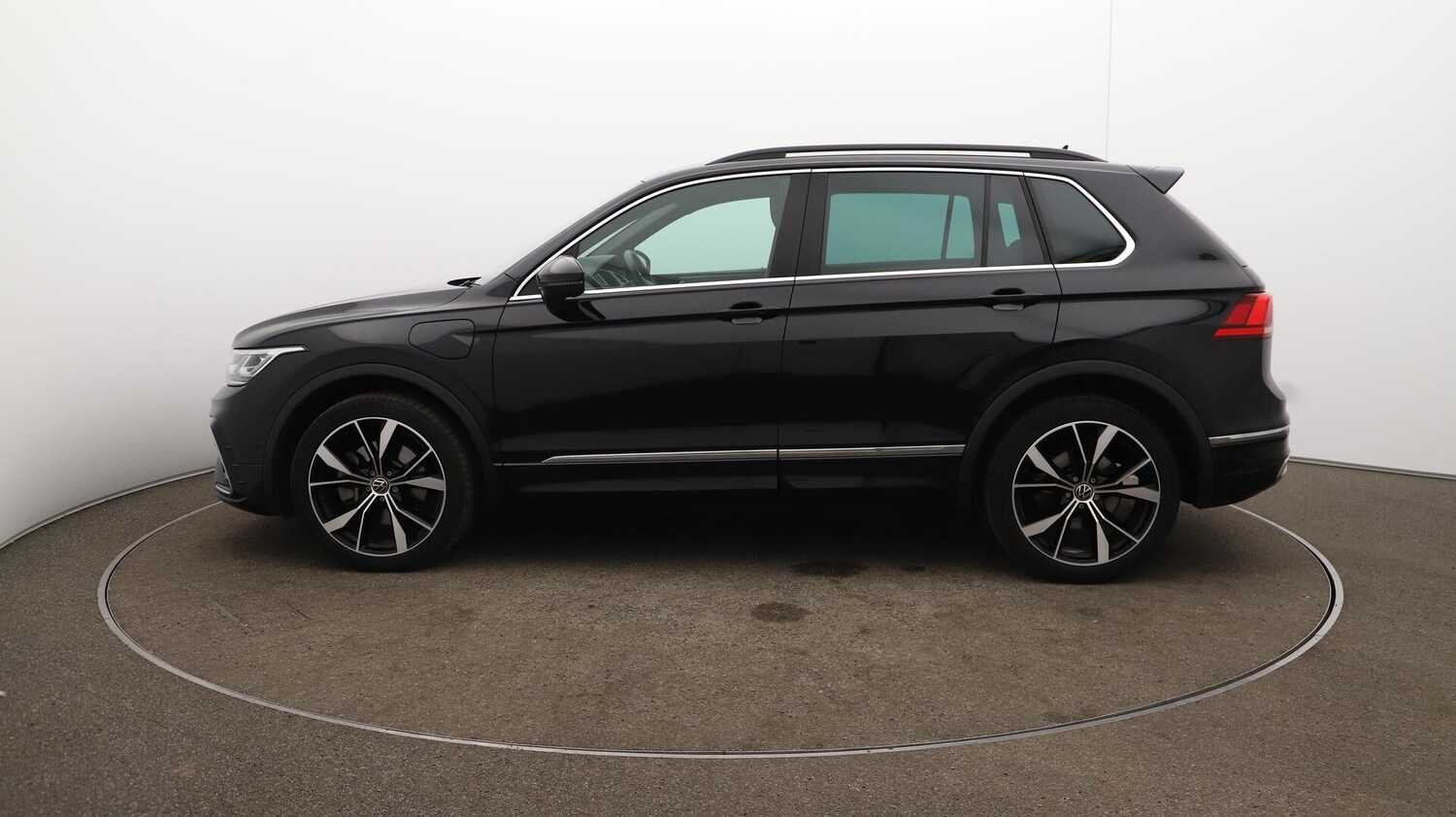Used Volkswagen Tiguan 2023 for sale - 76619664: Photo 65