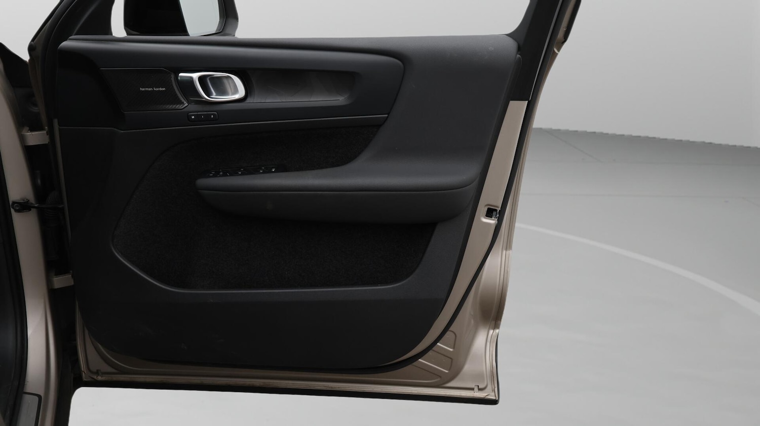 Used Volvo XC40 2023 for sale - 76780678: Photo 16