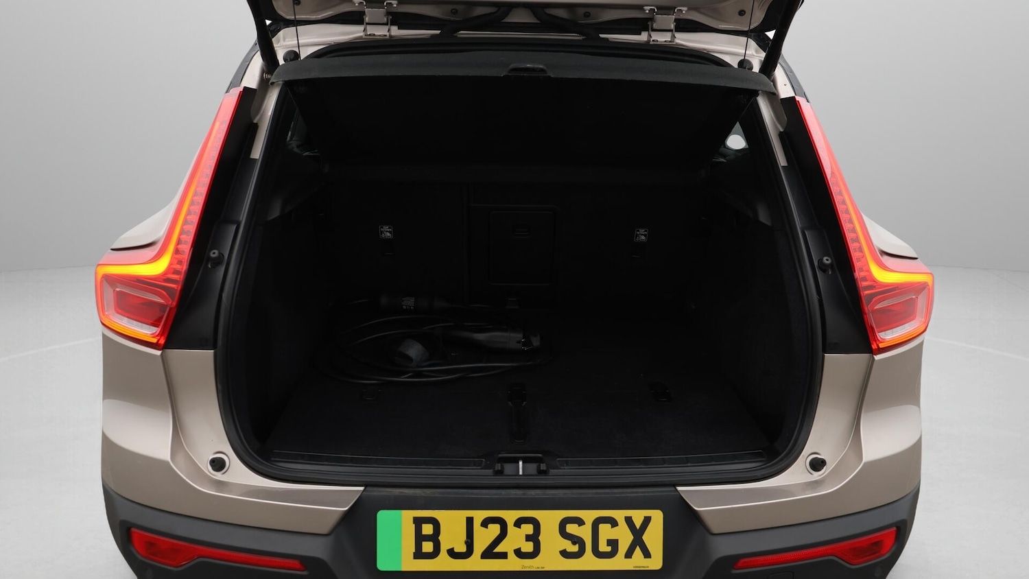 Used Volvo XC40 2023 for sale - 76780678: Photo 18
