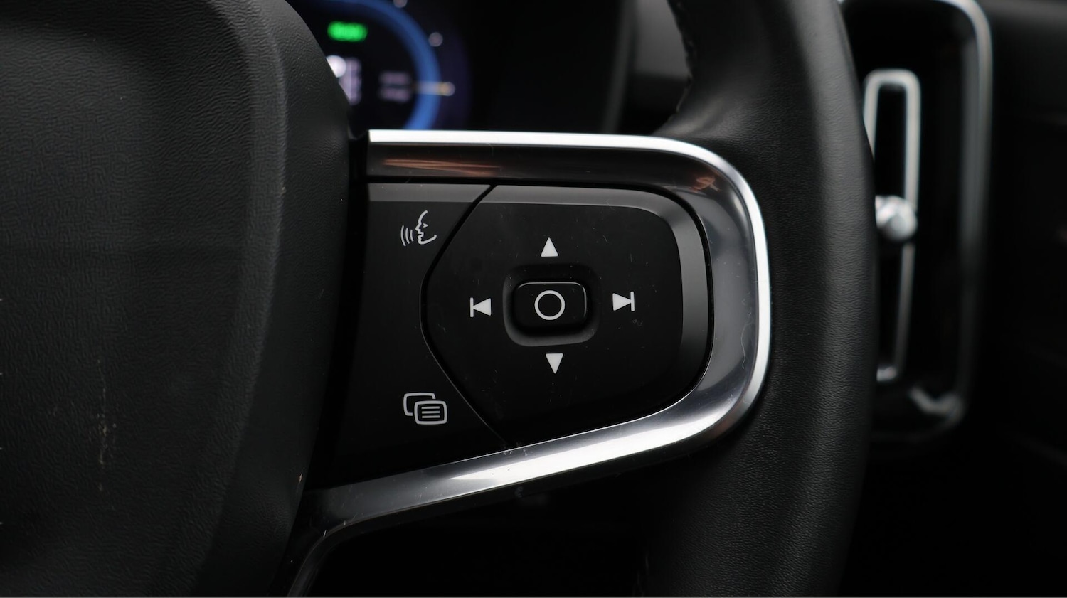 Used Volvo XC40 2023 for sale - 76780678: Photo 28