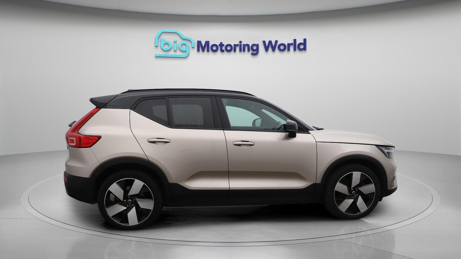 Used Volvo XC40 2023 for sale - 76780678: Photo 9