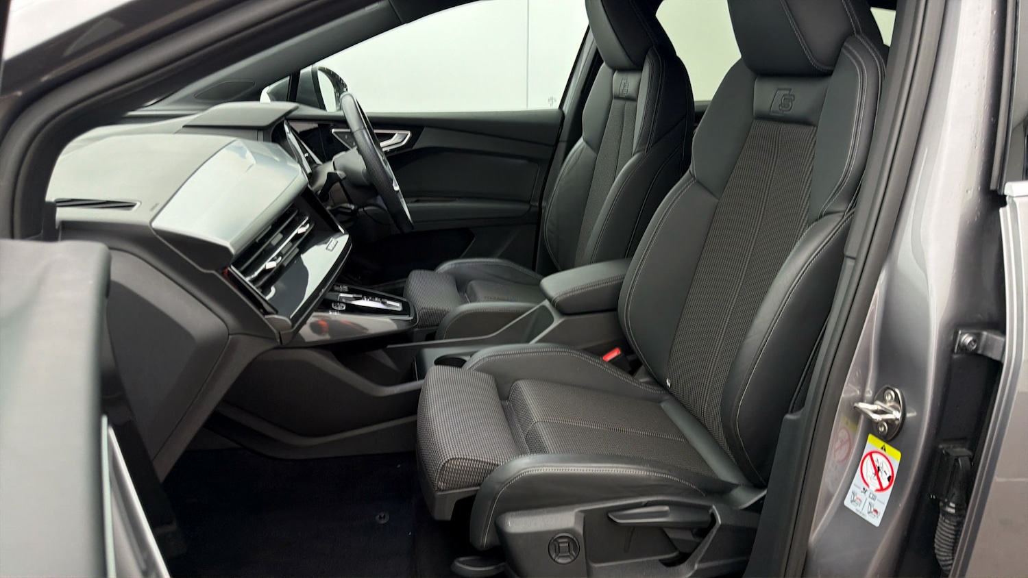 Used Audi Q4 e-tron 2023 for sale - 78016038: Photo 13