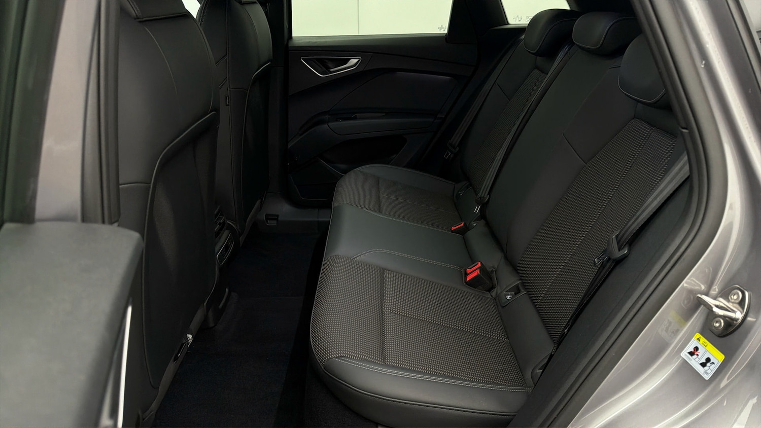 Used Audi Q4 e-tron 2023 for sale - 78016038: Photo 15