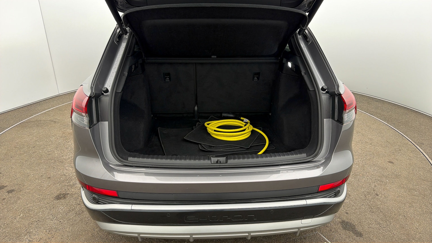 Used Audi Q4 e-tron 2023 for sale - 78016038: Photo 16