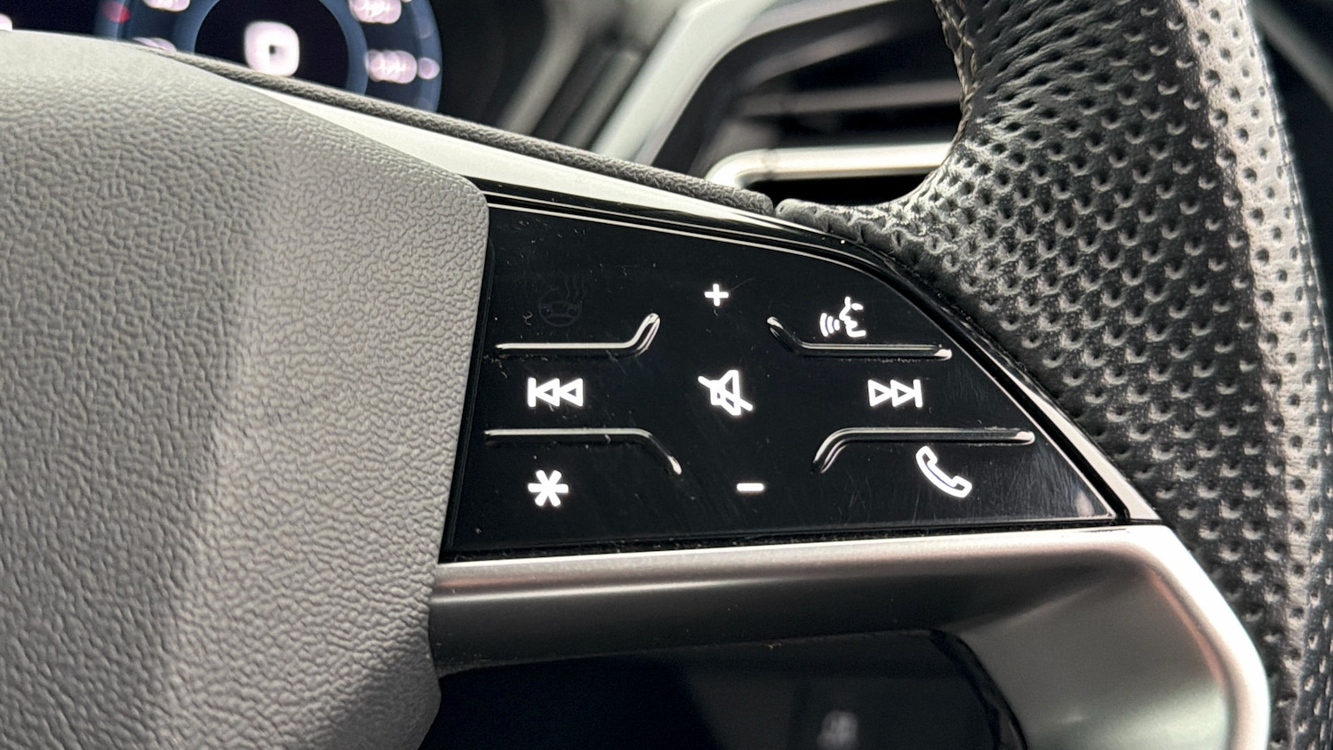 Used Audi Q4 e-tron 2023 for sale - 78016038: Photo 24